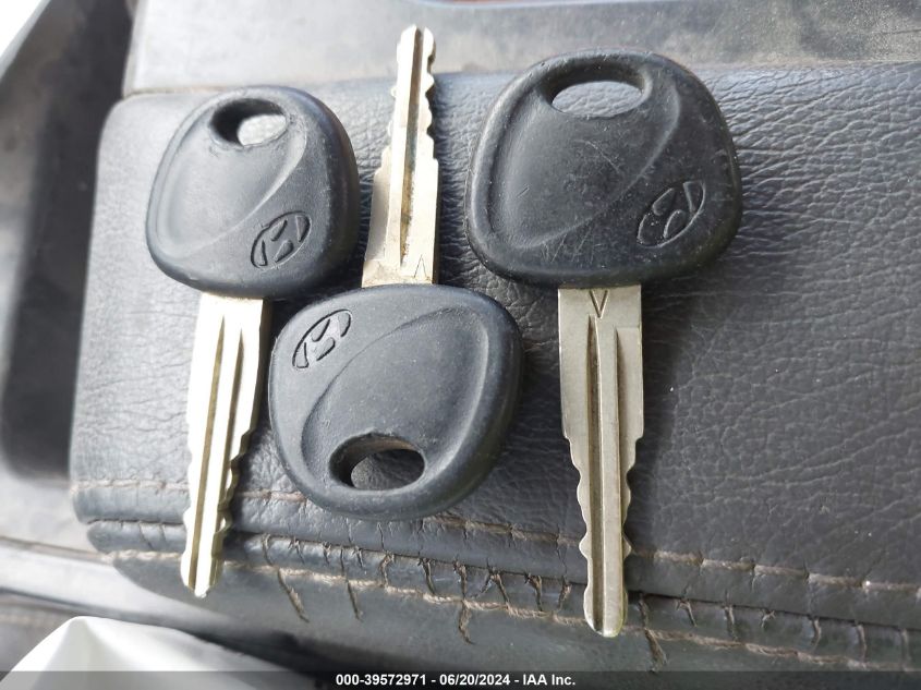 2007 Hyundai Accent Gls VIN: KMHCN46C77U123395 Lot: 39572971