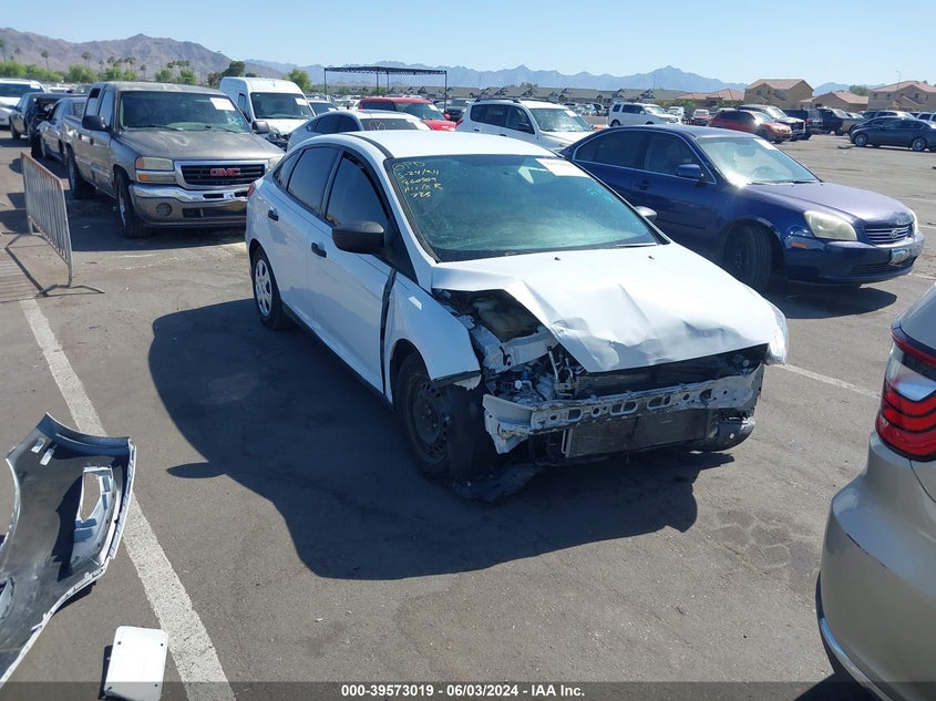 VIN 1FADP3E27JL322813 2018 FORD FOCUS S