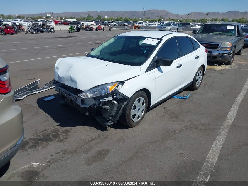 VIN 1FADP3E27JL322813 2018 FORD FOCUS S