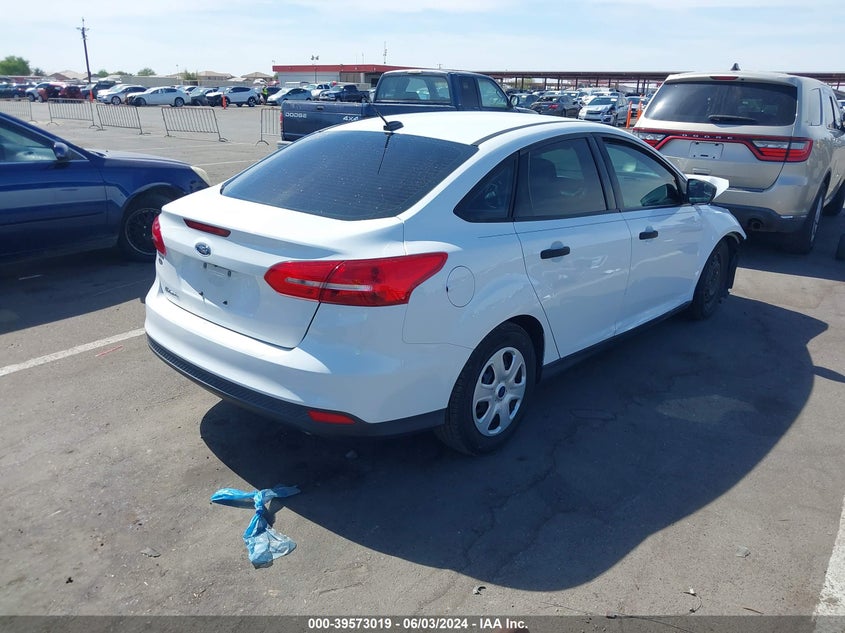 VIN 1FADP3E27JL322813 2018 FORD FOCUS S