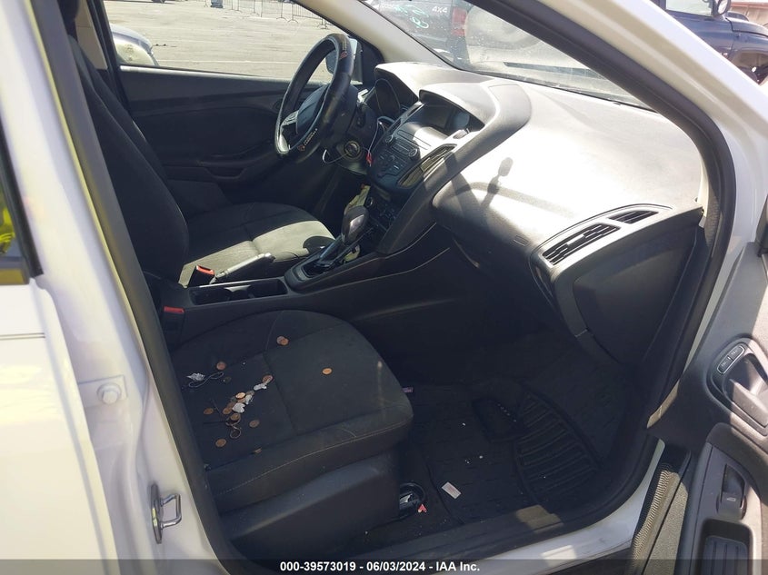 VIN 1FADP3E27JL322813 2018 FORD FOCUS S