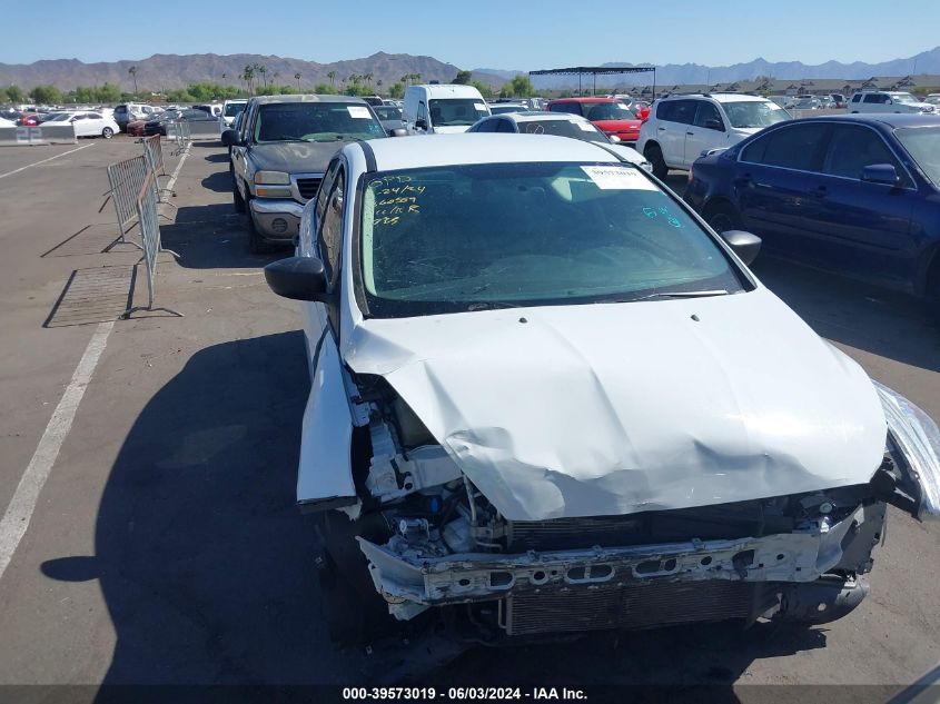 2018 Ford Focus S VIN: 1FADP3E27JL322813 Lot: 39573019