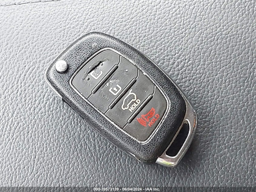 2015 Hyundai Santa Fe Sport 2.4L VIN: 5XYZUDLBXFG248890 Lot: 39573139