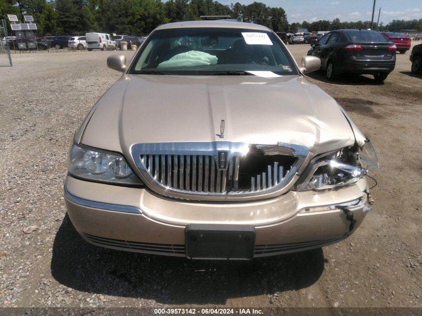 2010 Lincoln Town Car Signature Limited VIN: 2LNBL8CV3AX616652 Lot: 39573142