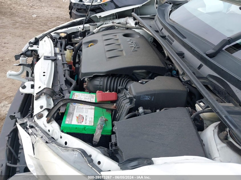 2015 Toyota Corolla Le VIN: 5YFBURHE5FP257610 Lot: 39573267