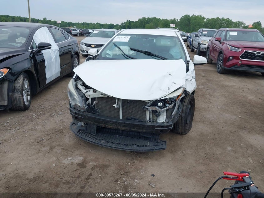 2015 Toyota Corolla Le VIN: 5YFBURHE5FP257610 Lot: 39573267