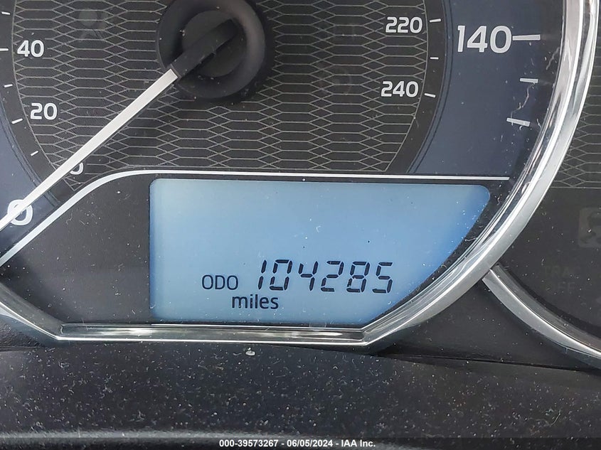 2015 Toyota Corolla Le VIN: 5YFBURHE5FP257610 Lot: 39573267