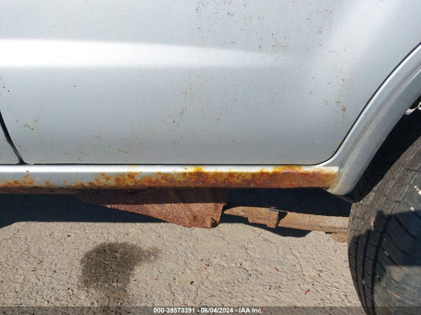 2002 Nissan Xterra Xe VIN: 5N1ED28Y82C588887 Lot: 39573391