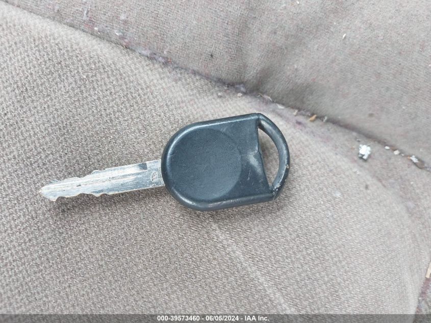 2005 Ford Crown Victoria Standard VIN: 2FAFP73W35X164923 Lot: 39573460