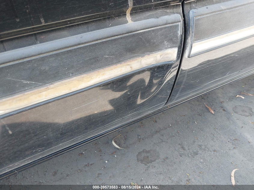 2003 Chevrolet Silverado 2500Hd C2500 Heavy Duty VIN: 1GCHC29183E155825 Lot: 39573583