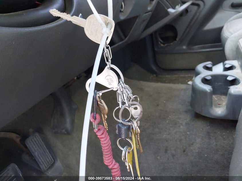 2003 Chevrolet Silverado 2500Hd C2500 Heavy Duty VIN: 1GCHC29183E155825 Lot: 39573583