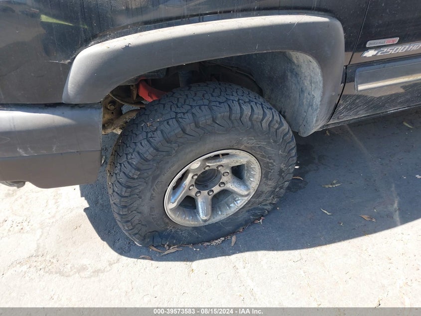 2003 Chevrolet Silverado 2500Hd C2500 Heavy Duty VIN: 1GCHC29183E155825 Lot: 39573583