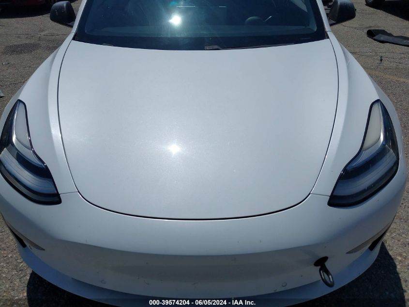 2018 Tesla Model 3 Long Range/Performance VIN: 5YJ3E1EB1JF084301 Lot: 39574204