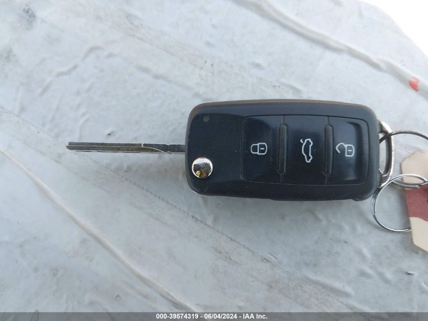 2014 VOLKSWAGEN JETTA 2.0L S - 3VW2K7AJ2EM322529