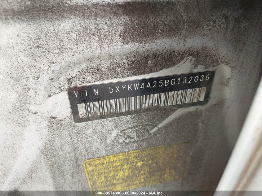 2011 Kia Sorento Sx V6 VIN: 5XYKW4A25BG132036 Lot: 39574390