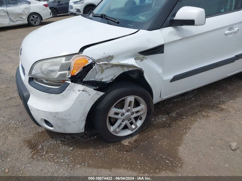 2011 Kia Soul + VIN: KNDJT2A22B7278917 Lot: 39574422