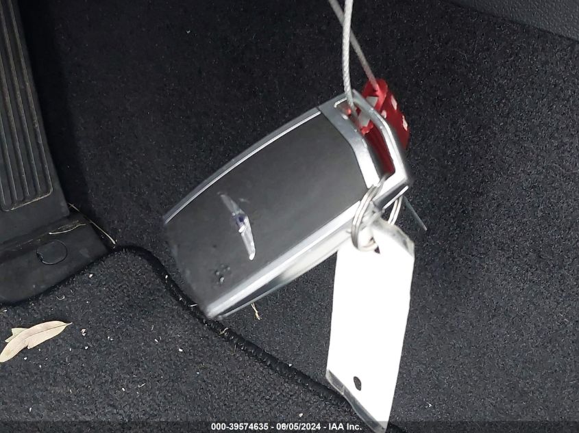 2021 Genesis G70 2.0T Rwd VIN: KMTG44LA8MU072353 Lot: 39574635