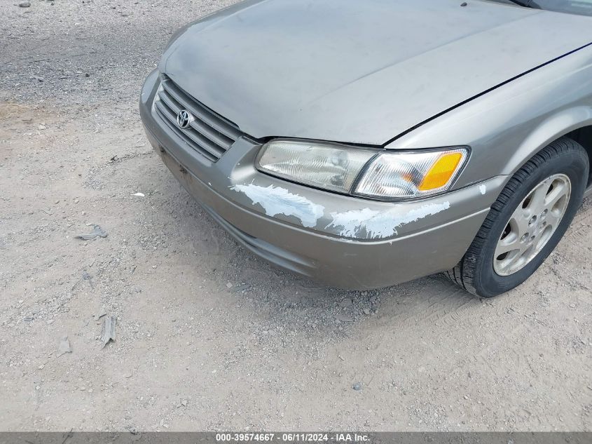 1999 Toyota Camry Le V6 VIN: JT2BF28K2X0176074 Lot: 39574667