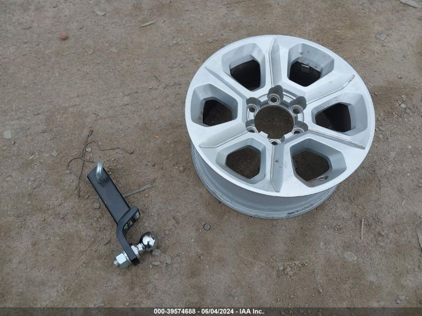 2003 Toyota Sequoia Sr5 V8 VIN: 5TDZT34A83S153102 Lot: 39574688