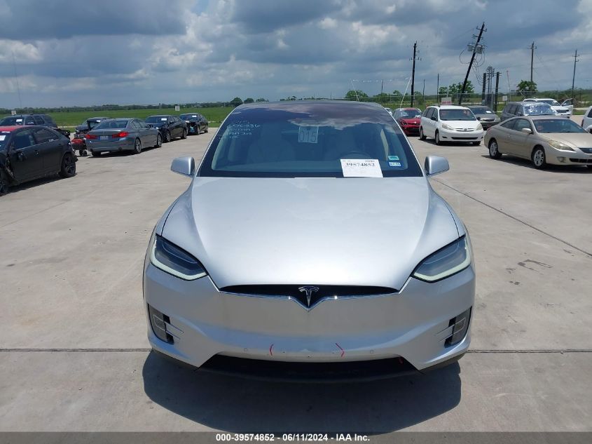 2018 Tesla Model X 100D/75D/P100D VIN: 5YJXCDE22JF090536 Lot: 39574852