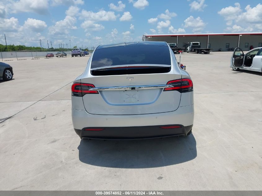 2018 Tesla Model X 100D/75D/P100D VIN: 5YJXCDE22JF090536 Lot: 39574852