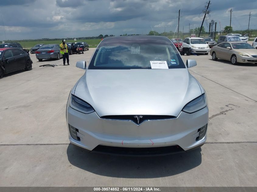 2018 Tesla Model X 100D/75D/P100D VIN: 5YJXCDE22JF090536 Lot: 39574852