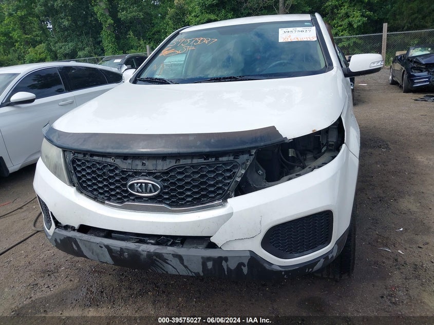 2011 Kia Sorento Lx VIN: 5XYKT3A1XBG145293 Lot: 39575027