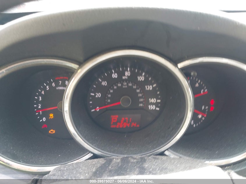 2011 Kia Sorento Lx VIN: 5XYKT3A1XBG145293 Lot: 39575027