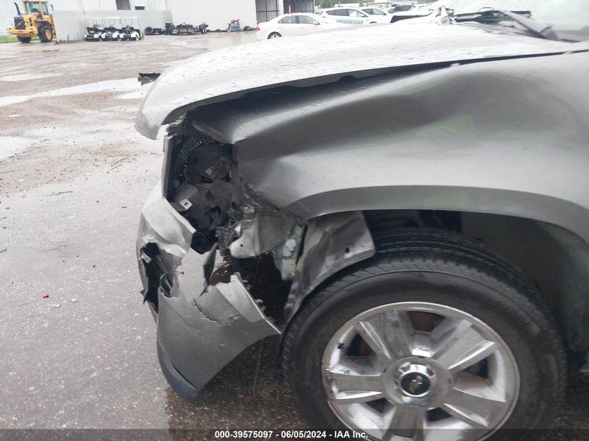 2007 Chevrolet Tahoe Lt VIN: 1GNFC13J87J121737 Lot: 39575097