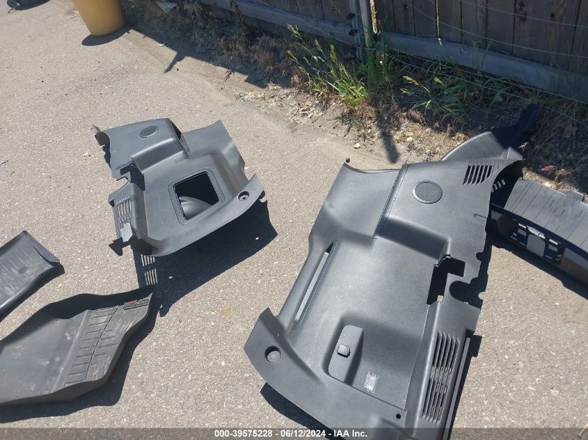 2015 Ford Explorer Xlt VIN: 1FM5K7D92FGB75931 Lot: 39575228