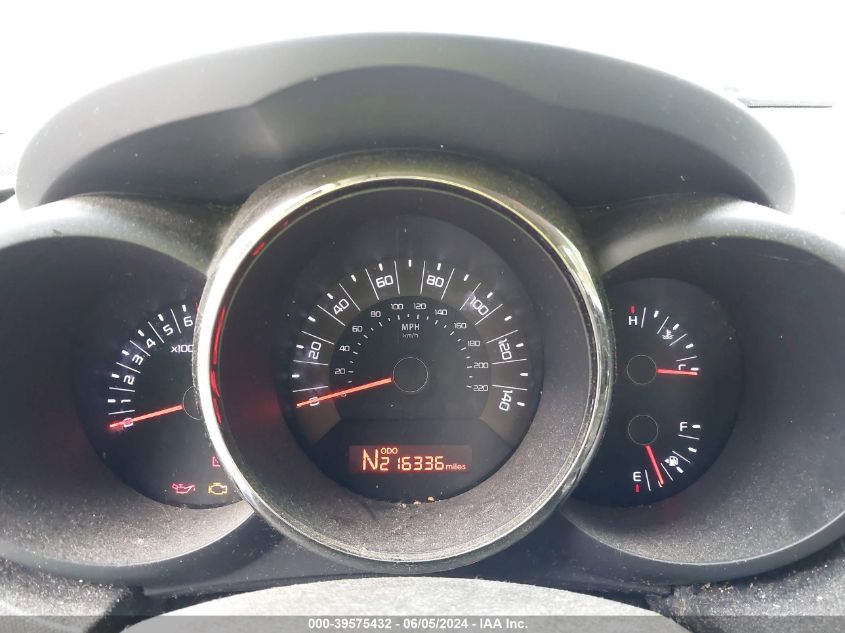 2011 Kia Soul + VIN: KNDJT2A22B7225635 Lot: 39575432