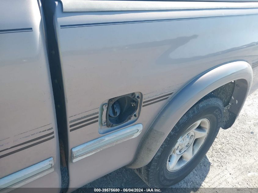 2000 Toyota Tundra Ltd V8 VIN: 5TBRT3816YS087675 Lot: 39575680