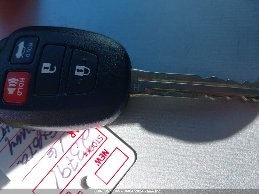 2016 Toyota Camry Le VIN: 4T1BF1FK9GU245321 Lot: 39575945