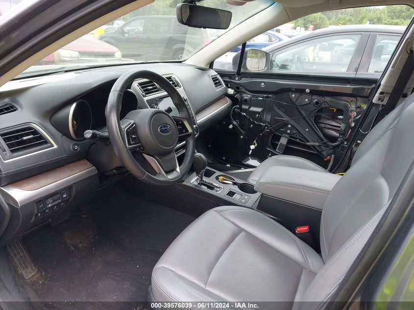 VIN 4S4BSANCXJ3373070 2018 SUBARU OUTBACK 2.5I LIMITED