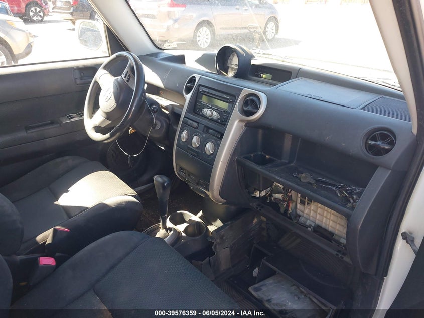 2006 Scion Xb VIN: JTLKT324464067904 Lot: 39576359