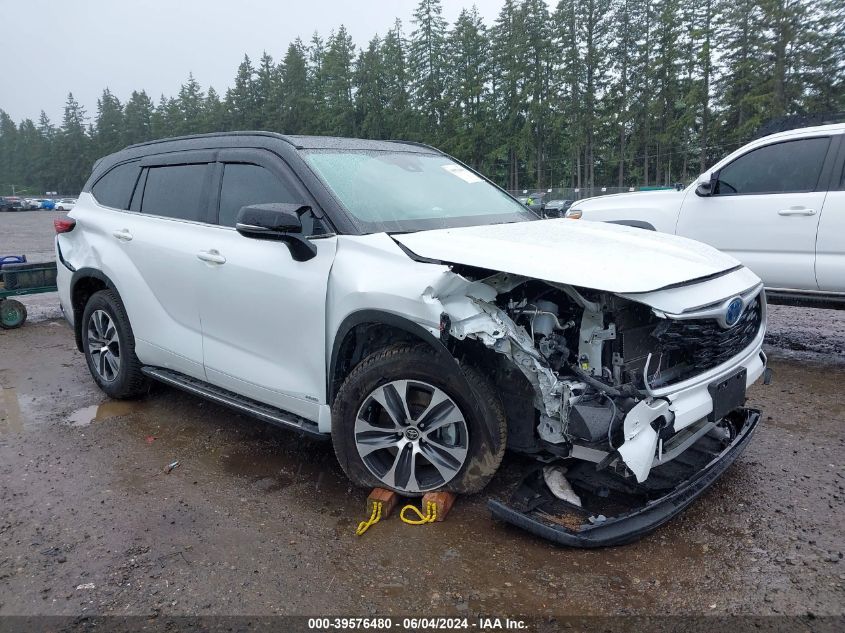 2022 TOYOTA HIGHLANDER HYBRID XLE - 5TDGBRCH1NS544526