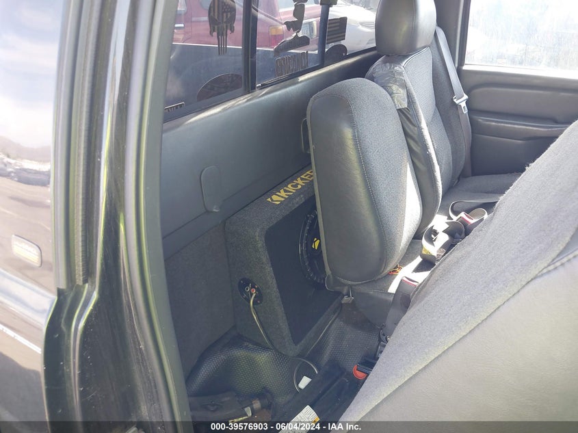 2005 Chevrolet Silverado 1500 Work Truck VIN: 1GCEC14V95E200586 Lot: 39576903