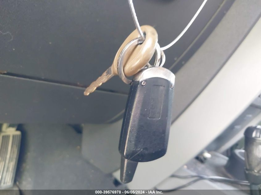 2007 Jeep Wrangler X VIN: 1J4FA24117L227027 Lot: 39576978