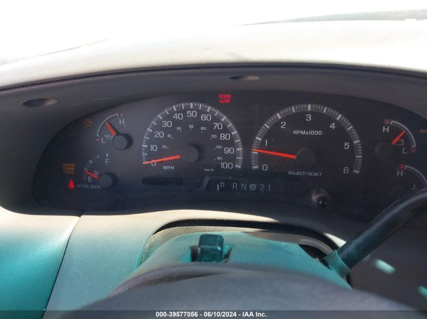 2000 Ford Expedition Xlt VIN: 1FMPU16L8YLB45593 Lot: 39577056