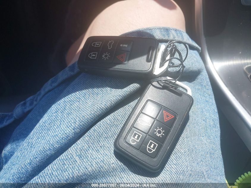 2015 Volvo Xc60 3.2 Premier VIN: YV4940RB6F2612617 Lot: 39577057