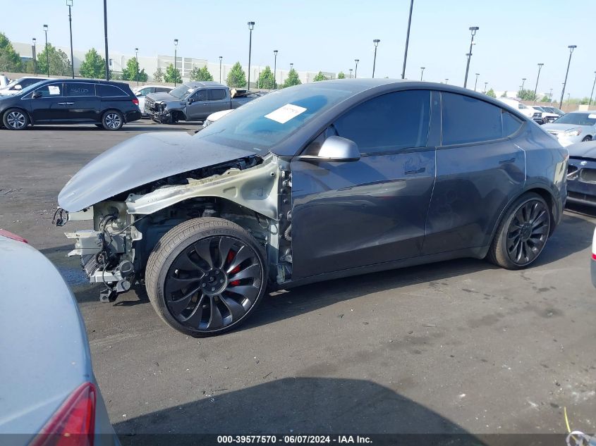 2022 Tesla Model Y Performance Dual Motor All-Wheel Drive VIN: 7SAYGDEF5NF570834 Lot: 39577570