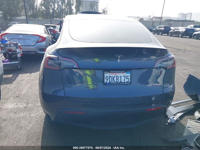 2022 Tesla Model Y Performance Dual Motor All-Wheel Drive VIN: 7SAYGDEF5NF570834 Lot: 39577570