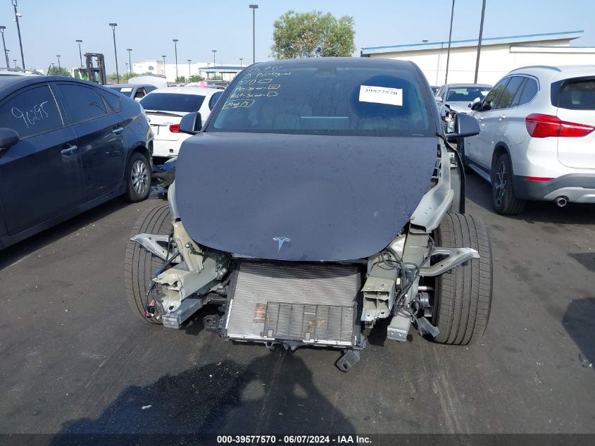 2022 Tesla Model Y Performance Dual Motor All-Wheel Drive VIN: 7SAYGDEF5NF570834 Lot: 39577570