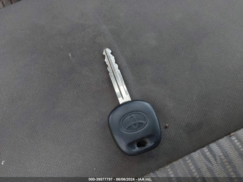 2016 TOYOTA TUNDRA SR5 5.7L V8 - 5TFUY5F15GX550948