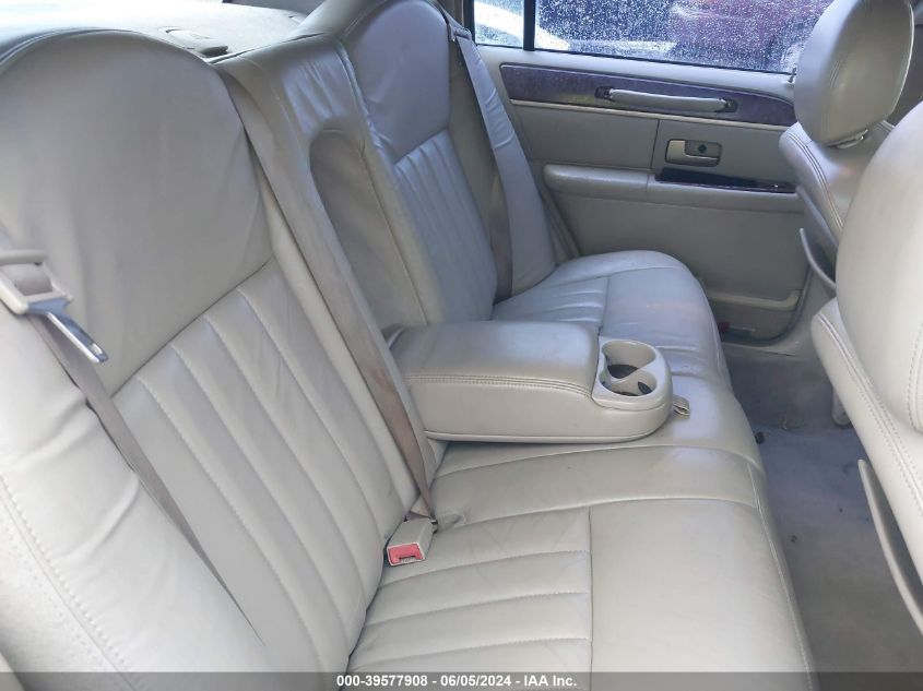 2005 Lincoln Town Car Signature VIN: 1LNHM81W15Y634432 Lot: 39577908