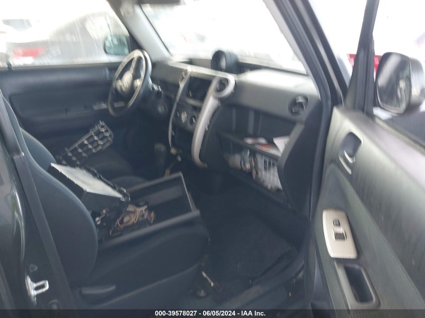 2006 Scion Xb VIN: JTLKT324864075987 Lot: 39578027