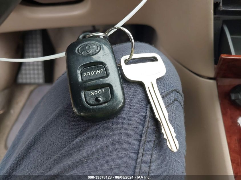 2003 Toyota Corolla Le VIN: 1NXBR32E33Z034726 Lot: 39578128