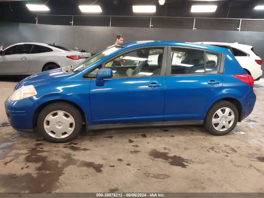 2009 Nissan Versa 1.8S VIN: 3N1BC13E39L354322 Lot: 39578212