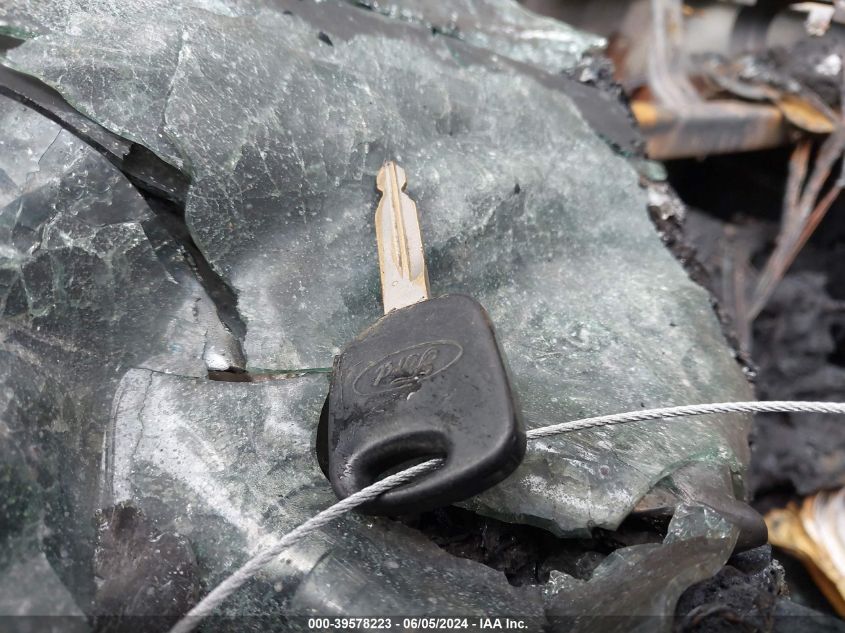 2001 Ford F-150 King Ranch Edition/Lariat/Xlt VIN: 1FTRW08W11KD64111 Lot: 39578223