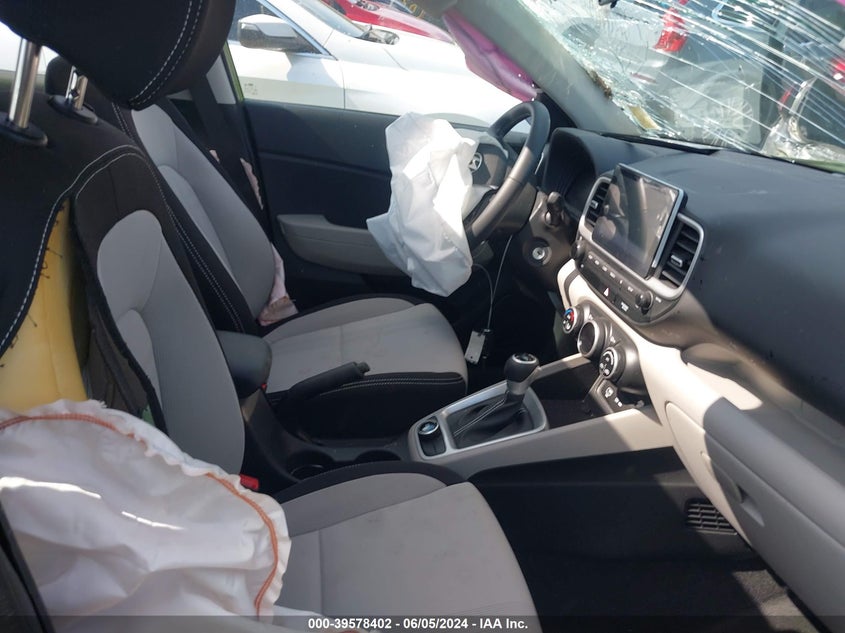 2023 Hyundai Venue Sel VIN: KMHRC8A33PU272899 Lot: 39578402